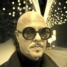 How would you rate my new winter 2024/2025 look? 😂😂 #blacklegend  #housemusic #houseclassics #dj #djlife #look #winter2025 #sunglass