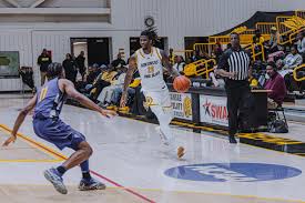 Men's Basketbal: Hammonds Scores 30 To Lead The Golden Lions Past Alabama  A&M, 72-64