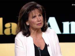 Mais là, les faits parlent pour moi et illustrent, à l'instar de ce que nous subissons depuis trois ans, les. Anne Sinclair Aux Commandes De 7 Sur 7 J Avais Une Feroce Envie De Partir Femme Actuelle Le Mag