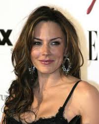 Bir zamanların erotik efsanesi olmuş emmanuelle serisi.bangkok'taki fransız bir diplomatın karısı, cinsel bir keşif yolcuğuna çıkacaktır. Krista Allen Baywatch Fandom