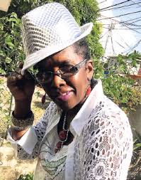 Entertainer ministering through music