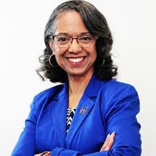 Maxine Major's Instagram, Twitter & Facebook