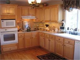 kitchen with maple cabinets color ideas