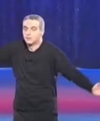 La morte di francesco panariello, fratello dell'attore comico giorgio, sembrava essere solo una triste storia di solitudine e abbandono. Giorgio Panariello Biografia Carriera Successi Personaggi E Vita Privata