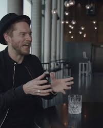 Doch die psychologischen folgen von instagram fallen oft nicht auf. Songpoeten Johannes Oerding Uber Die Coronazeit Zuhause Bei Seiner Familie Facebook