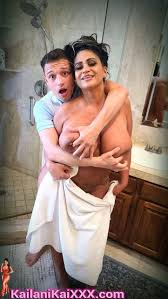 Johnny Love Plays SHOWER PEEK-a-BOOB with HOT Milf Kailani Kai - Kailani Kai  XXX