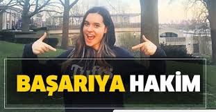 Ece hakim özellikle eşkıya dünyaya hükümdar olmaz adlı dizide aldığı rolle büyük popülarite elde etmiştir. Edho Nun Eski Yildizi Ece Hakim Basariya Doymadi Harvard Universitesi Nin Ardindan Tufts Tan Ders Almaya Basladi Takvim