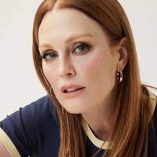 Julian Moore's Instagram, Twitter & Facebook