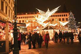 Sternschnuppenmarkt (christmas market) on the schloßplatz (palace square) in wiesbaden. Sternschnuppenmarkt In Wiesbaden