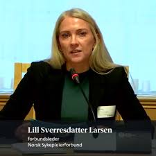 Landsmøtet i norsk sykepleierforbund (nsf) har valgt lill sverresdatter larsen til ny leder. Lill Sverresdatter Larsen Ø¹Ù„Ù‰ ØªÙˆÙŠØªØ± Sykepleierne Har En Sentral Rolle I Pasientforlopene Det Er Sykepleierne Som Ofte Holder Tjenestene Sammen Og Sorger For Gode Rammer Rundt Pasientene Sa Jeg Til Helse