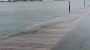 See how the conditions are looking right now and come on out for family friendly fishing fun right here in galveston! Tropical Storm Beta Portion Of Galveston Fishing Pier Collapses
