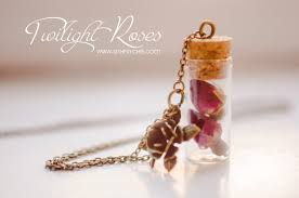 30 pcs dried flowers tiny red roses, resin jewelry rose earrings, made for epoxy resin mold, pendant mold necklase diy ring dry flowers r2. Amazon Com Rose Buds Bottle Necklace Flower Necklace Vial Necklace Miniature Terrarium Jewelry Cute Necklace Dried Flower Pendant Gift For Women Handmade Products