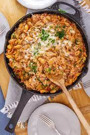 Rachael Ray S Helper Style Un Stuffed Shells Meat Sauce Dinner With Ground Beef Food Network Recipes Pasta Dishes