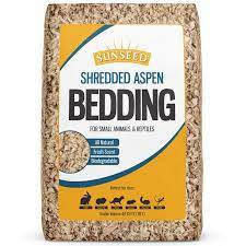 Lugarti's premium aspen snake bedding is 100% pure american aspen (populus tremuloides), not it is then finely shredded and heat treated to produce the safest, cleanest, and highest quality aspen. Sunseed Shredded Aspen Bedding For Small Animals Reptiles 2500 Cubic Inch Walmart Com Walmart Com