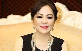 Nhưng chưa hết, vợ chồng bà nguyễn phương hằng còn có niềm đam mê mãnh liệt với siêu xe, từng rinh về nhiều chiếc xe đến từ các thươńg hiệu siêu sang tiếp theo thuộc sở hữu của đại gia dũng lò vôi là mẫu bentley mulsanne màu xanh chuối độc đáo. Ba PhÆ°Æ¡ng Háº±ng Vá»£ Ong DÅ©ng Lo Voi Tai NÄƒng Kiáº¿m Tiá»n VÆ°á»£t Qua Nhá»¯ng Ä'au Khá»• Khong TÆ°á»Ÿng TÆ°á»£ng Ná»•i