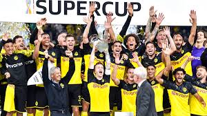 Es geht um den ersten titel der saison. Borussia Dortmund Lift German Supercup End Bayern Munich S Streak With 2 0 Victory Soccer News India Tv
