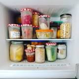 What glass jars are freezer-safe?