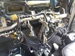 Gas ini akan mengalir melalui gegelung penyejukan (cooling coil) yang berada di dalam kabin kereta manakala blower akan meniup angin melalui gegelung penyejukan (cooling coil) ini dan mengeluarkan angin yang sejuk. Pelik Pelik Sangat Camner Pakar Aircond Kenderaan Jb Facebook