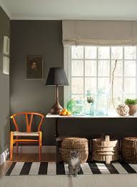 This collection includes 144 benjamin moore paint colors palmer green, bassett hall green, burgess green, levingston green, russell green, nicolson green, windsor green, waller green, sea green, palace green, raleigh green, colonial verdigris, buffett green, dunmore green, spotswood teal. Favorite Paint Colors The New Williamsburg Collection From Benjamin Moore Postcards From The Ridge