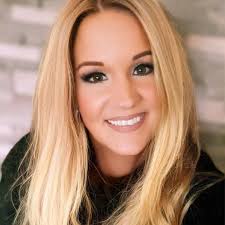 Nicole Mensing's Instagram, Twitter & Facebook