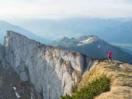 Das ziel unserer wanderreisen ist es, die natur um sich herum wahrzunehmen und mit allen sinnen zu genießen. Wandern Auf Den Schafberg Beim Wolfgangsee Smilesfromabroad