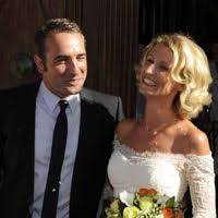 Alors que les téléspectateurs du monde entier suivaient en direct la cérémonie de mariage de. Jean Dujardin L Oscar Ne Lui A Pas Coute Son Mariage Avec Alexandra Lamy Gala