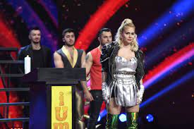 „iumor sezonul 10 începe duminică, 14 februarie și se anunță a fi unul spectaculos. Iumor April 21 2021 Madonna More Casual Than Ever Is Making A Sour Historical Roast I Can T Explain Why You Re Acting Like A Virgin