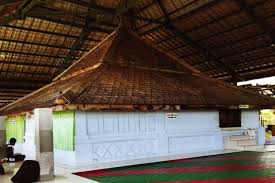Sunan Drajat Biografi Nama Asli Kisah Sejarah Letak Makam