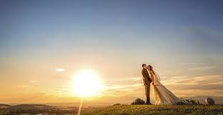 A la boda asistió una cincuentena de invitados y todos ellos habían pasado por una pcr antes del evento, dando negativo en todas las pruebas. Bodas Madrid Eventos Empresa Comuniones Bautizos Retamares Events Suites Golf