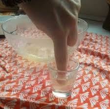 Want Strong Finger Nails Soak Them In Cold Lemon Water For About 15 Min And Then 15 More Mins In Olive Oil This Stren Strong Nails Thin Nails Homemade Beauty