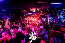 The inner city districts of vauxhall, everton, edge hill, kensington and toxteth mark the border with liverpool city centre which consists of the l1, l2 and l3 postal districts. Liverpool Clubs Best Clubs In Liverpool A Night In Liverpool