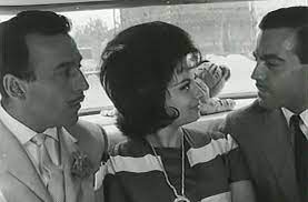 Ayhan işık ve türkan şoray acı hayat(1962) filminde. Sinemamizin Iki Buyuk Jonu Buruk Bir Dostluk Hikayesinin Kahramanlari Sadri Alisik Ve Ayhan Isik Onedio Com