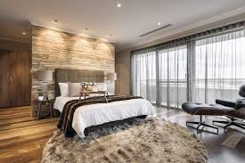Nous vous proposons une gamme très variée de deco du monde avec aussi bien une tête de lit colorée, mais aussi des panneaux de parement en bois, des modules muraux, ou encore des panneaux meuble indien ou orientaux pour faire une décoration sur le mur derrière votre lit. Tete De Lit Et Deco Murale Chambre En 55 Idees Originales
