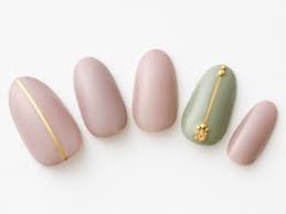 2020年秋 注目のネイルデザインはこれ 28連発 美的 com ネイルデザイン ネイル ネイル 秋 フレンチ