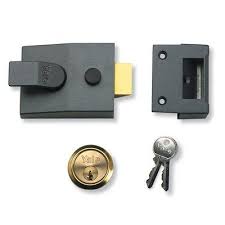 It's super easy to use and installs in minutes with just a screwdriver on standard doors. Broken Yale Lock How Can I Remove It Diynot Forums