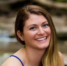 Amanda Dickinson's Instagram, Twitter & Facebook