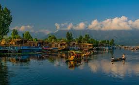 Kashmir in the indian state of jammu & kashmir is the land that is beyond description, greets you with its snow capped mountains, picturesque valleys, serene lakes,. 12 Best Tourist Destinations In Jammu Kashmir Tourist Places