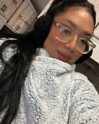 ♡𝓦𝓮𝓷𝓭𝔂 𝓡𝓸𝓶𝓪𝓷 𝓒𝓪𝓻𝓻𝓲𝓵𝓵𝓸♥