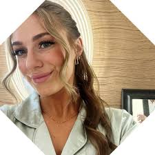 I'm happy to share that I'm starting a new position as Development  Associate with the Principal Gifts team at Lucile Packard Foundation for  Children's Health!