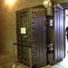 The Massive Vault Door Of The Bank Of Canada S Vault In The Diefenbunker Vault Doors Plastic Chair Locker Storage