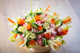 Bouquet anniversaire fruits et légumes. Tour Au Jardin Bouquet De Vitamines