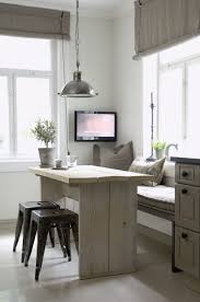 Une Maison Norvegienne Pres De La Mer Planete Deco A Homes World Petite Salle A Manger Coin Salle A Manger Decoration Interieure Moderne