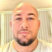 2300+ profilů „Petrea“