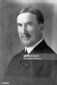 2 704 photos et images haute résolution de Louis Benjamin