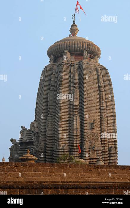 Lingaraj Temple, View from West showing Shikara with amalaka. Bhubaneshwar, Orissa, India Stock Photo - Alamy