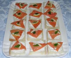 12 fette di salmone affumicato. Tartine Al Salmone Affumicato Leggere In Cucina Con Zia Lora