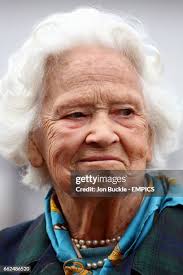 13 Mary Glen Haig Stock Photos, High-Res Pictures, and Images