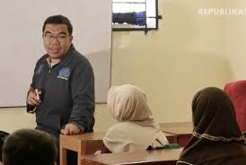 Oleh itu, berikan mereka tugasan yang perlu mereka lengkapkan. Ridwan Hasan Sebut Guru Matematika Harus Berbasis Nalar Republika Online