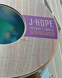 El monitor empresarial de reputación corporativa (merco) publicó el ranquin de el metro de medellín está preparado para recibir más pasajeros sin. Se Construyo Una Escultura De Jhope Bts Army Medellin Facebook