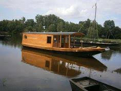 Photos De Bateaux En Bois A Saint Germain Sur Vienne 37 En 2020 Bateau En Bois Construction De Bateaux Bateaux